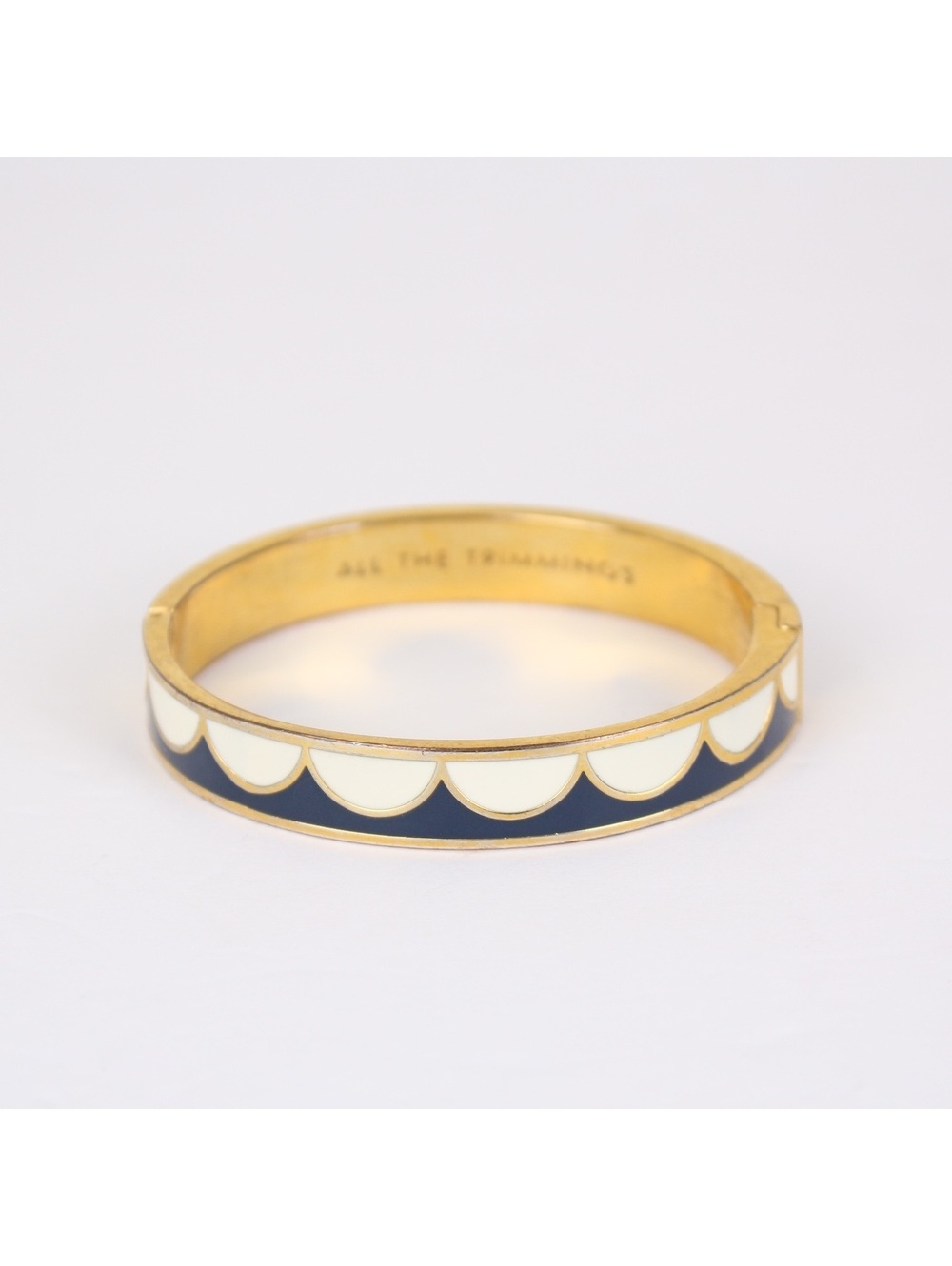 Kate Spade All The Trimmings Scalloped Idiom Bracelet Gold Navy Enamel Bangle